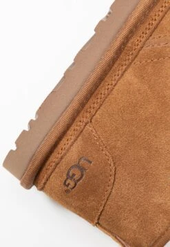 Ugg Neumel - Korte Laarzen - Chestnut 17 Ugg Neumel - Korte Laarzen - Chestnut -Ugg 9642ecf215b54e17bc58443d57f1d1e4