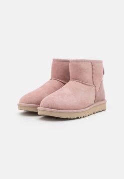 Ugg Classic Mini - Korte Laarzen - Rose Grey 8 Ugg Classic Mini - Korte Laarzen - Rose Grey -Ugg 969c1e6af5b241f3b4d45ca99f26d0d1