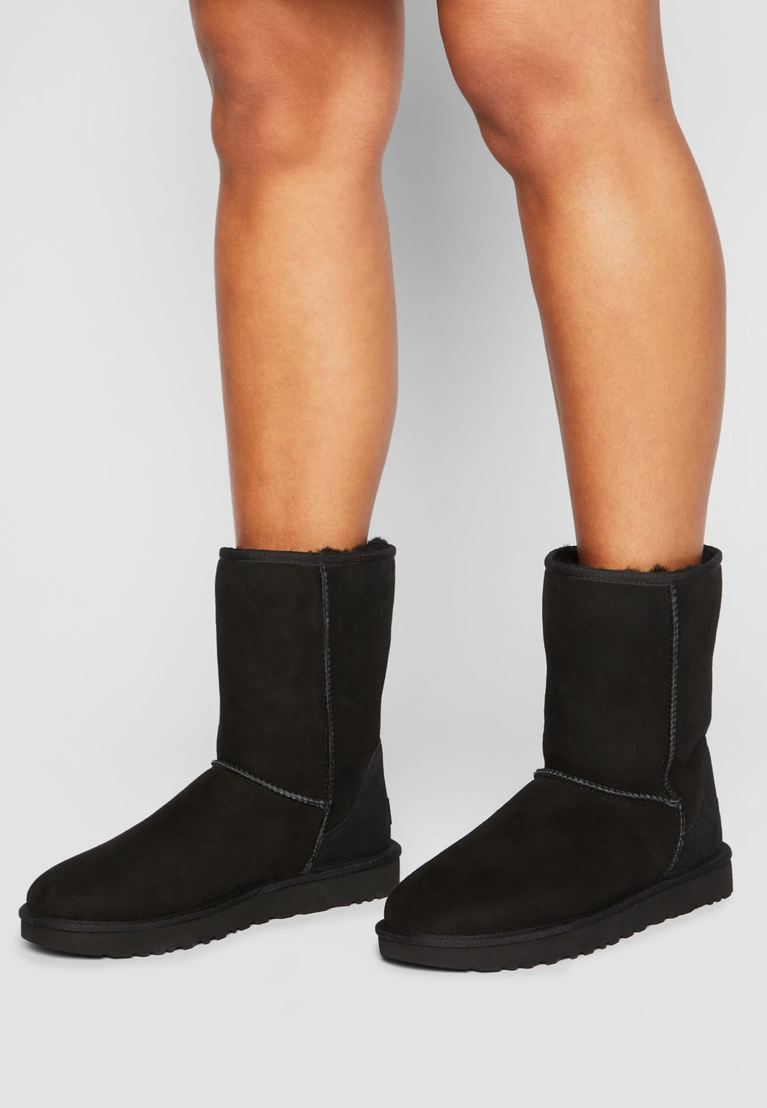 Ugg Classic Short - Korte Laarzen - Black 1 Ugg Classic Short - Korte Laarzen - Black