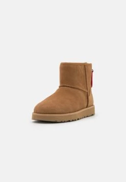 Ugg Classic Mini Logo Zip - Korte Laarzen - Chestnut 8 Ugg Classic Mini Logo Zip - Korte Laarzen - Chestnut -Ugg 98e1ec91b2ac4e0d837fdb5762150015