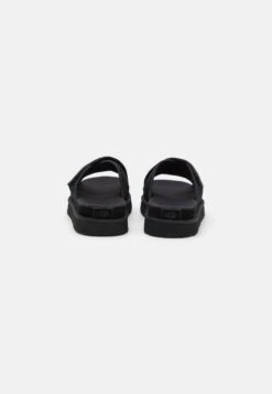 Ugg GoldenstarCross Slide - Muiltjes - Black 7 Ugg GoldenstarCross Slide - Muiltjes - Black -Ugg 98e7d07f00044151ab4ce97cba46247f