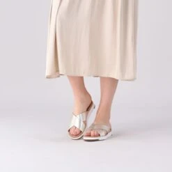 Gouden Ugg Slippers W Kari Metallic 9 Gouden Ugg Slippers W Kari Metallic -Ugg 99293 7