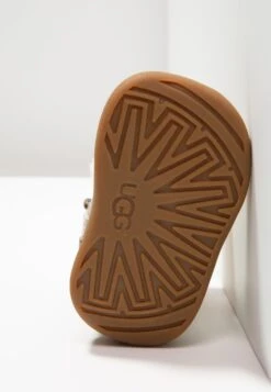 Ugg Jorie Metallic - Babyschoenen - Gold 11 Ugg Jorie Metallic - Babyschoenen - Gold -Ugg 9b15fd497c684a6285dd672e29c31ef7