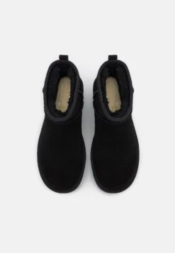 Ugg Classic Ultra Mini Platform - Enkellaarsjes Met Plateauzool - Black 15 Ugg Classic Ultra Mini Platform - Enkellaarsjes Met Plateauzool - Black -Ugg 9e7b17a5ecd647a89867cd20bed7d194