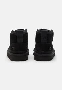 Ugg Accessible Neumel Ez-Fit Unisex - Korte Laarzen - Black 8 Ugg Accessible Neumel Ez-Fit Unisex - Korte Laarzen - Black -Ugg a361c3c6cfce414cbee15514efff0f8f