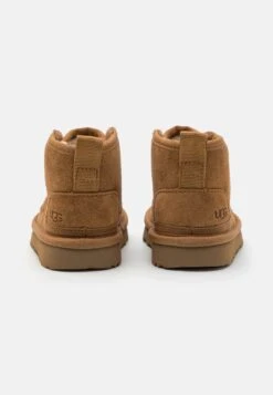 Ugg Accessible Neumel Ez-Fit Unisex - Korte Laarzen - Chestnut 8 Ugg Accessible Neumel Ez-Fit Unisex - Korte Laarzen - Chestnut -Ugg a66db0d2aa0546f998a9fce001c47637