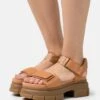 Ugg Ashton Ankle - Sandalen Met Plateauzool - Toast
