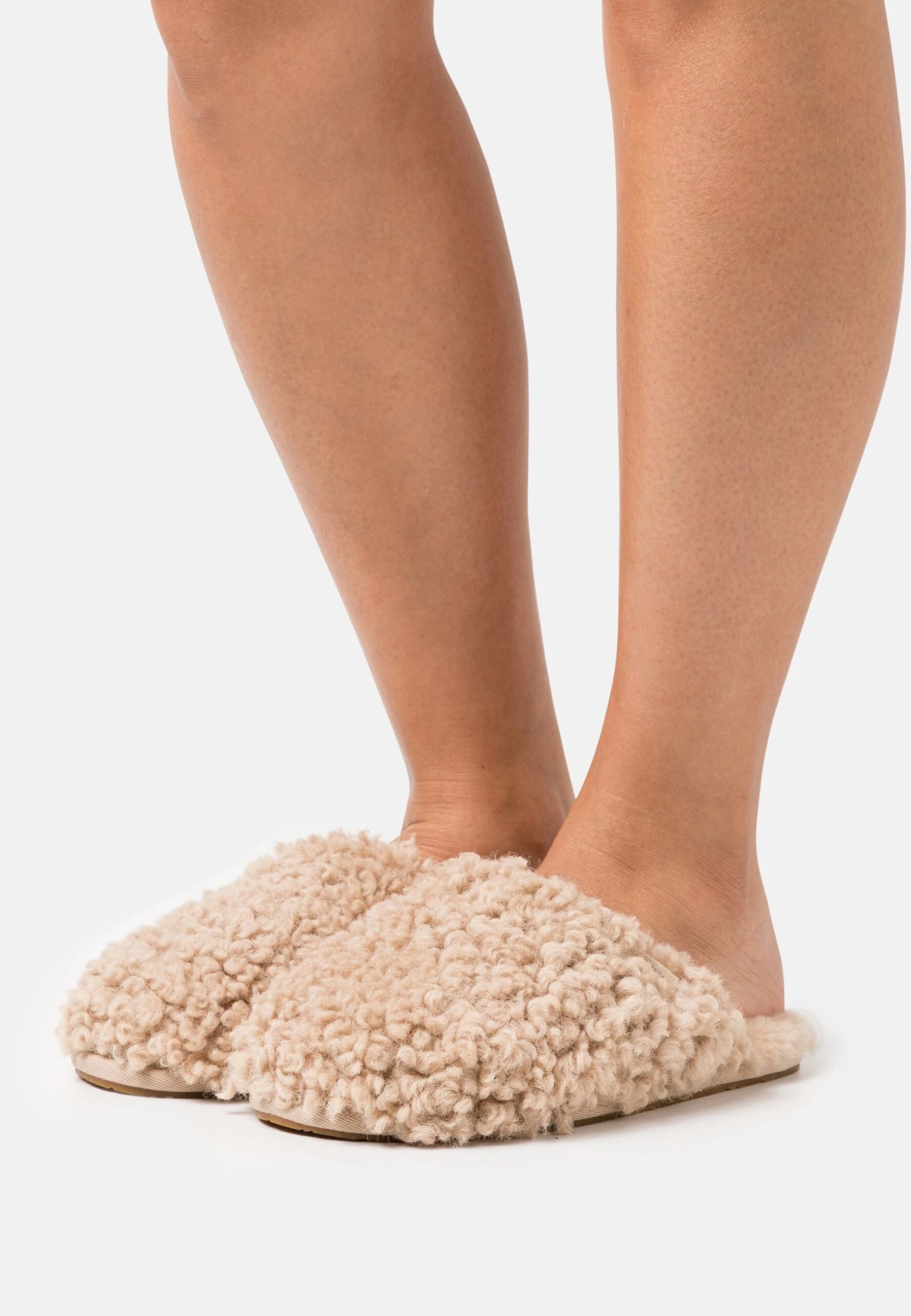 Ugg Maxi Curly Slide - Pantoffels - Sand 1 Ugg Maxi Curly Slide - Pantoffels - Sand