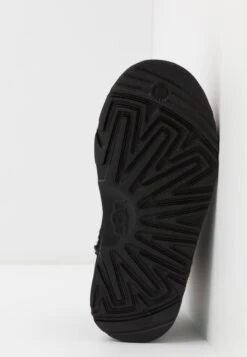 Ugg Classic Mini Ii - Korte Laarzen - Black 10 Ugg Classic Mini Ii - Korte Laarzen - Black -Ugg abefe0c2ab3e4e66b972838ff3f6cad3