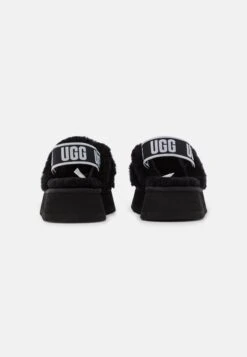 Ugg Disco Cross Slide - Pantoffels - Black 9 Ugg Disco Cross Slide - Pantoffels - Black -Ugg b00c94d729004a599ac4bbc7f3e5b5d4