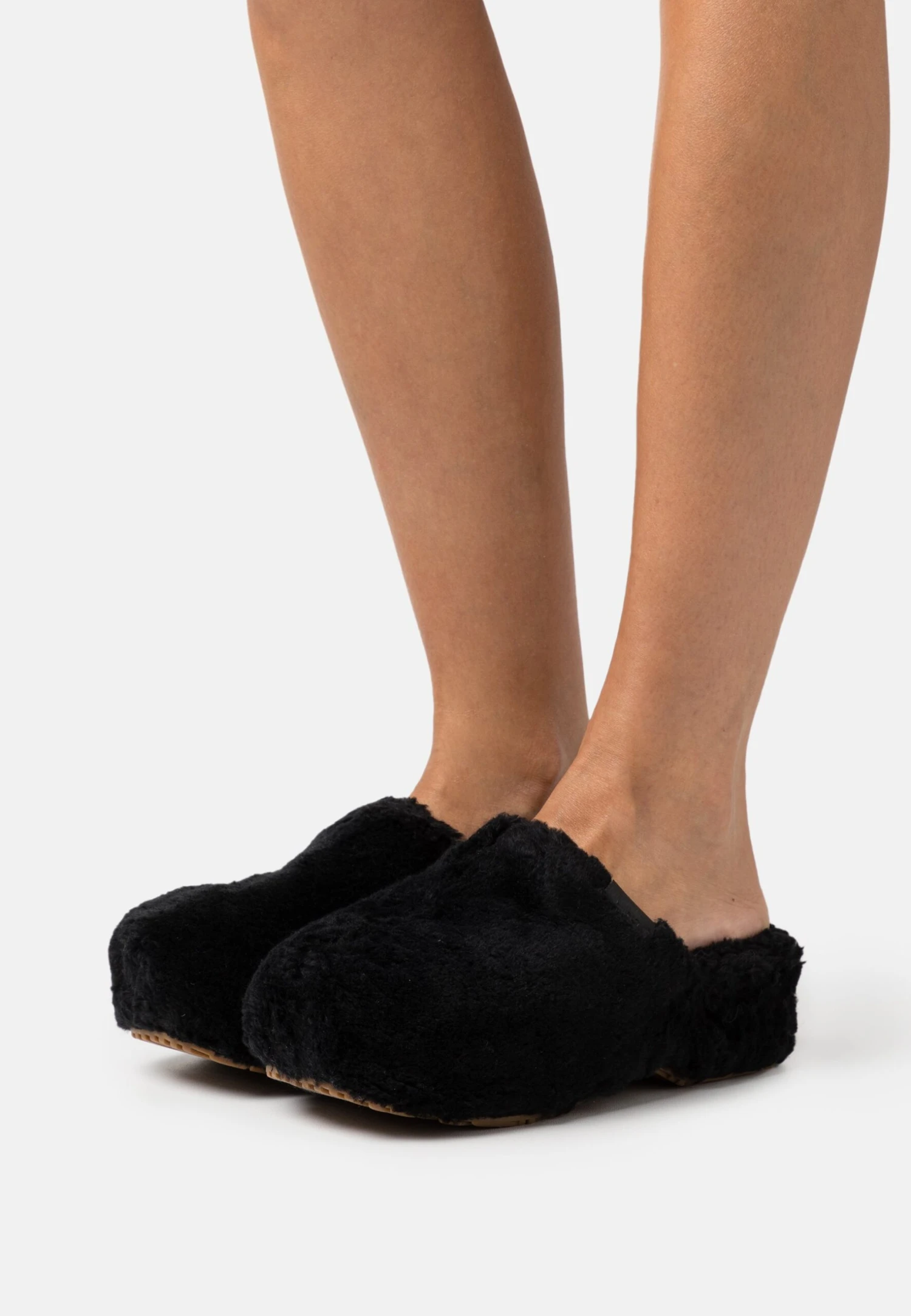 Ugg Fuzz Sugar - Muiltjes Met Hak - Black 1 Ugg Fuzz Sugar - Muiltjes Met Hak - Black