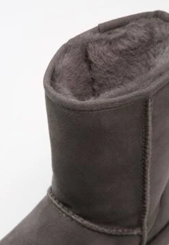 Ugg Classic Short - Korte Laarzen - Grey 13 Ugg Classic Short - Korte Laarzen - Grey -Ugg b13a1a7628e345d2b3975df9db1cb9e0