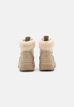Ugg Yose Fluff - Snowboots- White Pine 9 Ugg Yose Fluff - Snowboots- White Pine -Ugg b7e93cfc415246ae908afa2648747372