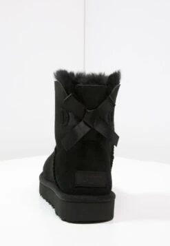 Ugg Mini Bailey Bow - Korte Laarzen - Black 11 Ugg Mini Bailey Bow - Korte Laarzen - Black -Ugg b91627f1f2d74230b41593e71102cdba