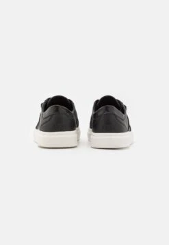 Ugg Alameda Lace - Sneakers Laag - Black 9 Ugg Alameda Lace - Sneakers Laag - Black -Ugg bb2605fa74cf4ac99adc0d6eabae14e2