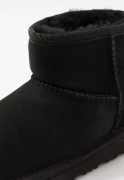 Ugg Classic Mini Ii - Korte Laarzen - Black 11 Ugg Classic Mini Ii - Korte Laarzen - Black -Ugg bc423b0126624e33aaf5d3381e03e295