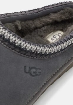 Ugg Tasman - Pantoffels - Dark Grey 11 Ugg Tasman - Pantoffels - Dark Grey -Ugg c55c32dced4a4516b86c9ffaa4c26ca5
