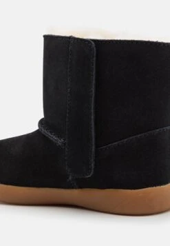 Ugg Keelan Unisex - Korte Laarzen - Black 11 Ugg Keelan Unisex - Korte Laarzen - Black -Ugg c602c195b7ca434fa08643dfeebc7ebd