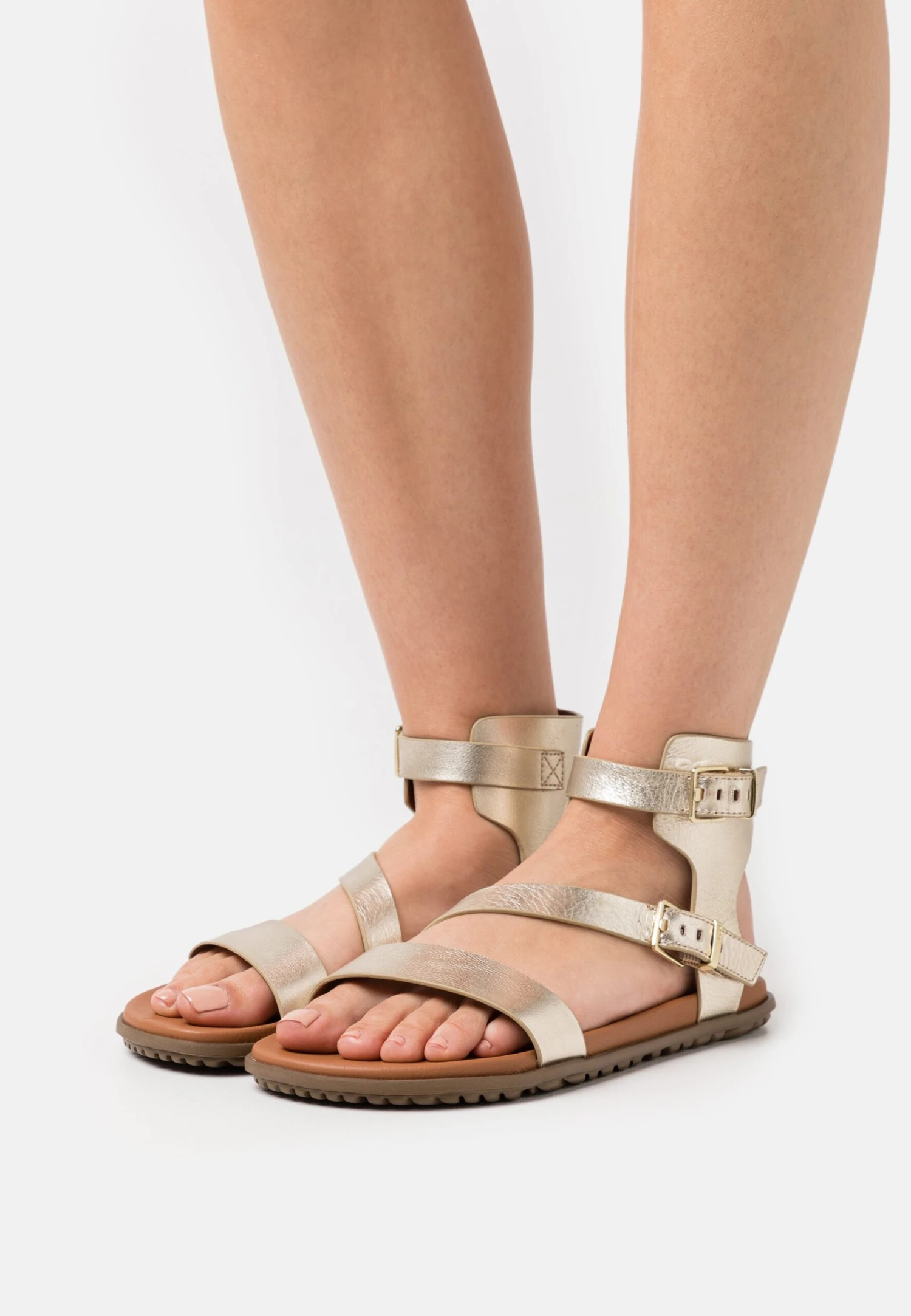 Ugg Solivan Strap - Sandalen - Pale Gold Metallic 1 Ugg Solivan Strap - Sandalen - Pale Gold Metallic