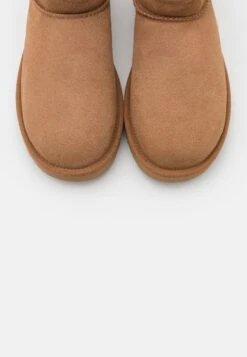 Ugg Classic Ultra - Korte Laarzen - Chestnut 15 Ugg Classic Ultra - Korte Laarzen - Chestnut -Ugg caf87f95b0604058aaff7f19b19ef22b