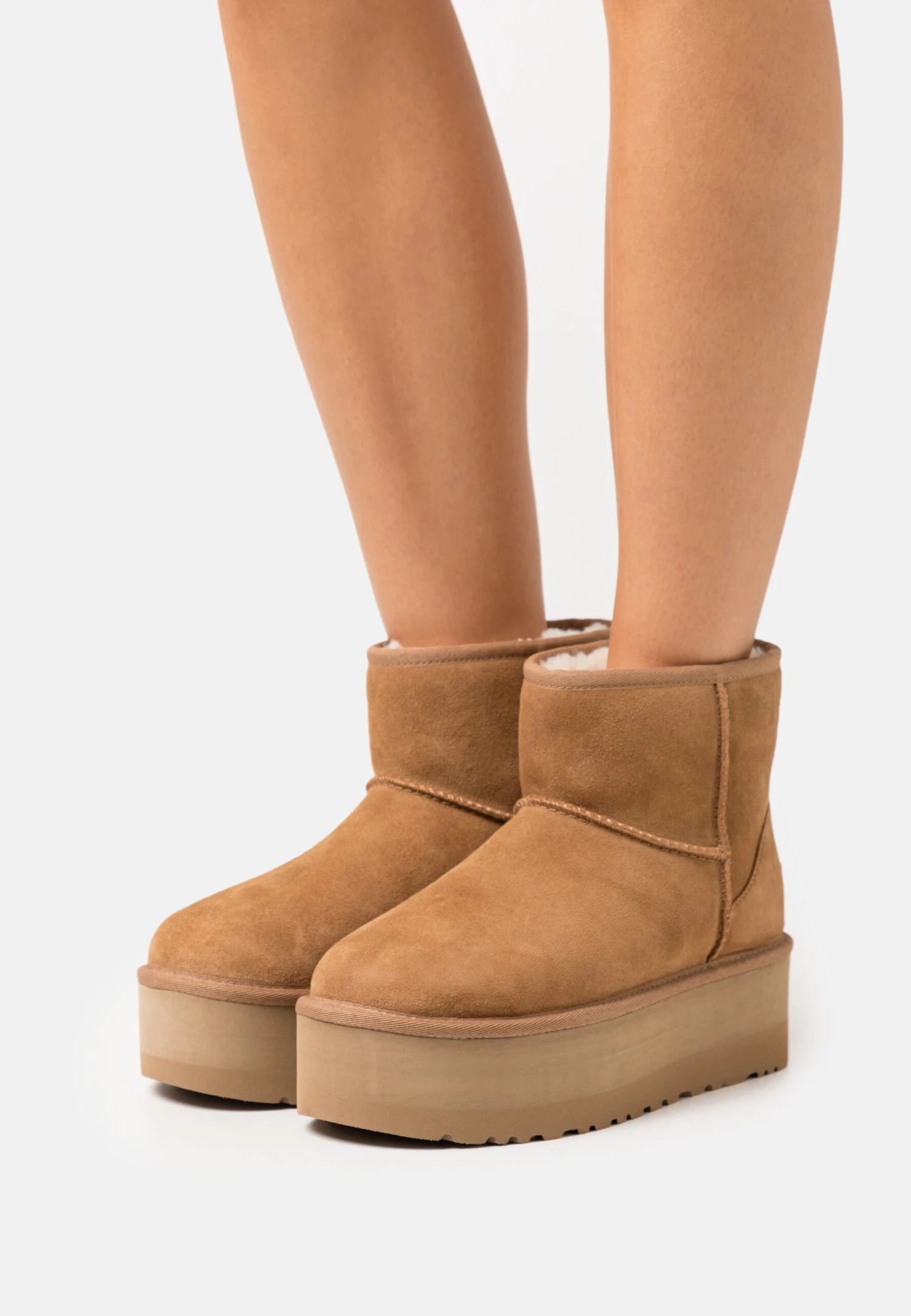 Ugg Classic Mini Platform - Enkellaarsjes Met Plateauzool - Chestnut 1 Ugg Classic Mini Platform - Enkellaarsjes Met Plateauzool - Chestnut