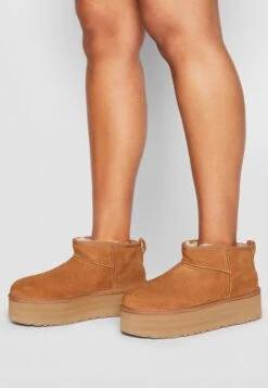 Ugg Classic Ultra Mini Platform - Enkellaarsjes Met Plateauzool - Chestnut 11 Ugg Classic Ultra Mini Platform - Enkellaarsjes Met Plateauzool - Chestnut -Ugg cdc2b68178a04e4a9c95238bf8cda9f3
