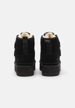 Ugg Neumel Platform Unisex - Korte Laarzen - Black 8 Ugg Neumel Platform Unisex - Korte Laarzen - Black -Ugg ce941fd628cc4855a74a53123adecf31