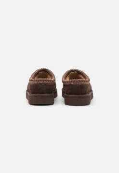 Ugg Tasman - Pantoffels - Burnt Cedar 9 Ugg Tasman - Pantoffels - Burnt Cedar -Ugg d427cb067253436aab9ec9c59b28585b