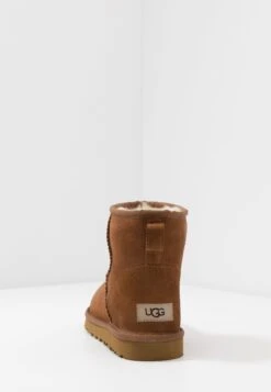 Ugg Classic Mini - Korte Laarzen - Chestnut 9 Ugg Classic Mini - Korte Laarzen - Chestnut -Ugg de7dfeefe13347f4a7dceeb4f76556d1