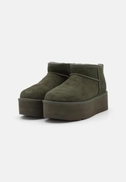 Ugg Classic Ultra Mini Platform - Enkellaarsjes Met Plateauzool - Moss Green 8 Ugg Classic Ultra Mini Platform - Enkellaarsjes Met Plateauzool - Moss Green -Ugg e179fa3eaca64eb68372a8d0b4a1625f