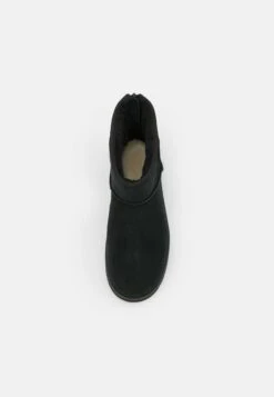 Ugg Classic Mini Logo Zip - Korte Laarzen - Black 11 Ugg Classic Mini Logo Zip - Korte Laarzen - Black -Ugg eb057b7eb3214faab217a0e9780e3edc
