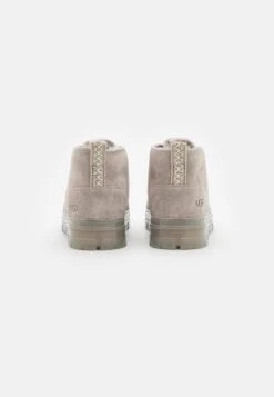 Ugg Neumel Clear - Korte Laarzen - Campfire 7 Ugg Neumel Clear - Korte Laarzen - Campfire -Ugg ec1a1c4091bc4cd6ad2d780fea2b9b16