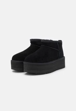 Ugg Classic Ultra Mini Platform - Enkellaarsjes Met Plateauzool - Black 12 Ugg Classic Ultra Mini Platform - Enkellaarsjes Met Plateauzool - Black -Ugg f000fcd5cb4f40e09efbf782c0d4dfce