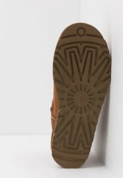 Ugg Classic Mini - Korte Laarzen - Chestnut 10 Ugg Classic Mini - Korte Laarzen - Chestnut -Ugg f0f559067ccf4590aa558b00d1910382