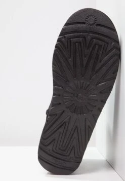 Ugg Classic Mini - Korte Laarzen - Black -Ugg f357604ec0b446cf92cd699ddaccbfab