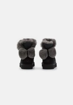 Ugg Mini Bailey Fuzzy Bow - Snowboots- Black -Ugg f5c4872b1f3b4b4a9f2f1e541c25352f