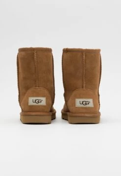 Ugg Classic Ii - Korte Laarzen - Chestnut 11 Ugg Classic Ii - Korte Laarzen - Chestnut -Ugg f5d0ac4e66424347b910ca24d33c8b8b
