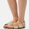 Ugg Solivan Slingback - Sandalen - Pale Gold Metallic