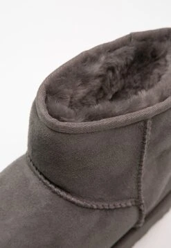 Ugg Classic Mini - Korte Laarzen - Grey 13 Ugg Classic Mini - Korte Laarzen - Grey -Ugg f8f0c182638a44b6a793e1f348a84e93