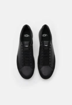 Ugg South Bay- Sneakers Laag - Black 9 Ugg South Bay- Sneakers Laag - Black -Ugg fc342b98f6354e5fb65ac856233099a2