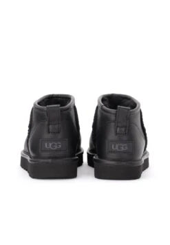 Ugg Korte Laarzen - Nero 8 Ugg Korte Laarzen - Nero -Ugg fd30a310a4784f7187e3791c53986639