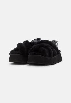 Ugg Disco Cross Slide - Pantoffels - Black 8 Ugg Disco Cross Slide - Pantoffels - Black -Ugg fdcd402628cc4ce782e7cc9ad955a2d5